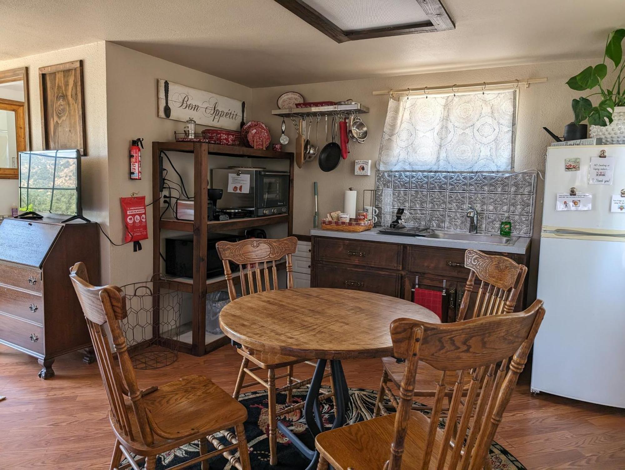Rustic Rooms Barn Loft Yokuts Valley  Rum bild
