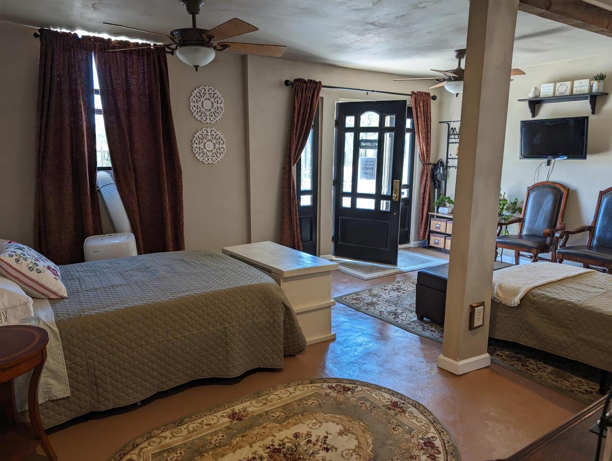 Rustic Rooms Barn Loft Yokuts Valley  Rum bild
